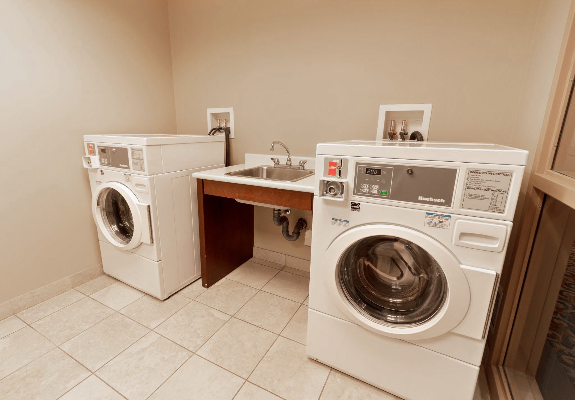 Kanata-Kelowa-Guest-Laundry2