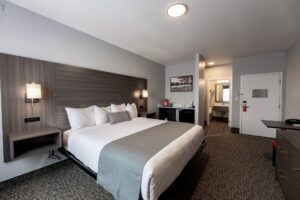 king-BC-Hotel-Hinton-Kanata-2