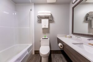 washroom-BC-Hotel-Hinton-Kanata