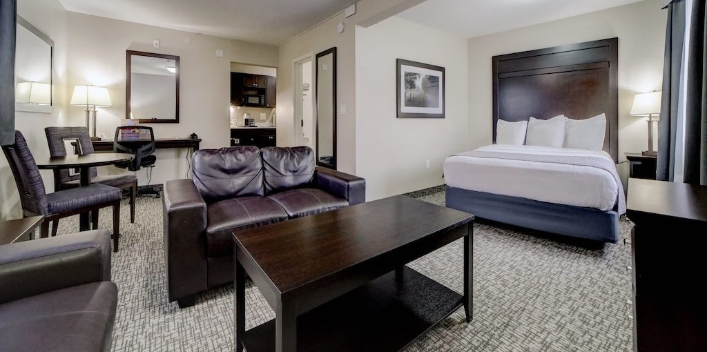 Blairmore Hotel room Queen with Kitchenette