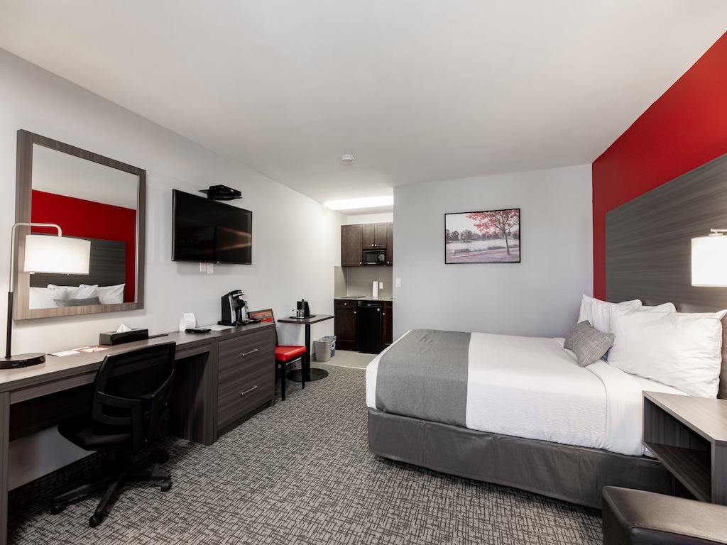 Hinton Hotel room Single Queen with kitchenette